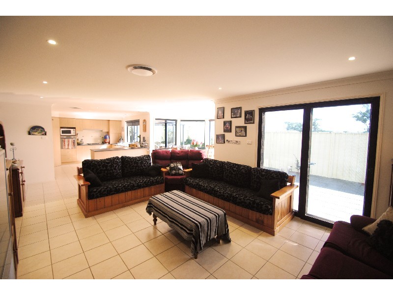 4 Lily Lane, Woongarrah NSW 2259