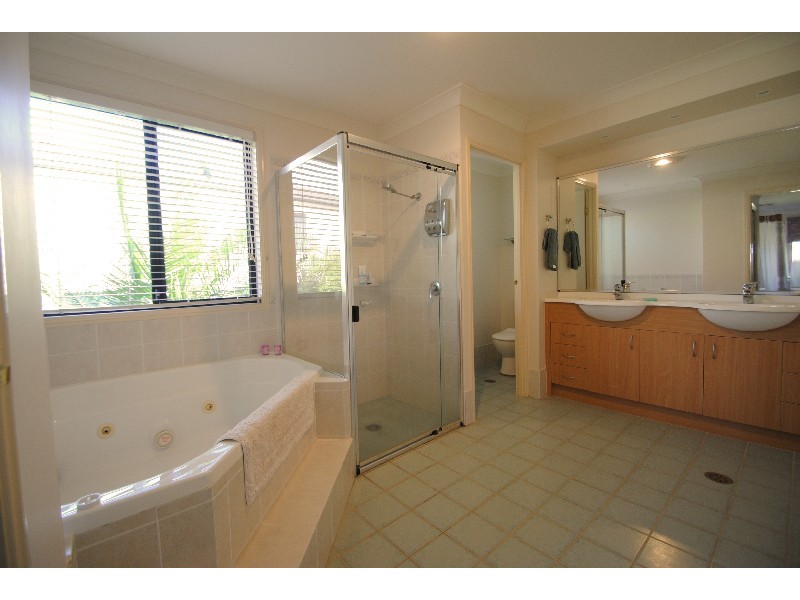 4 Lily Lane, Woongarrah NSW 2259