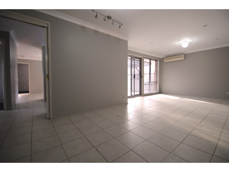 4 Timbara Cr, Blue Haven NSW 2262