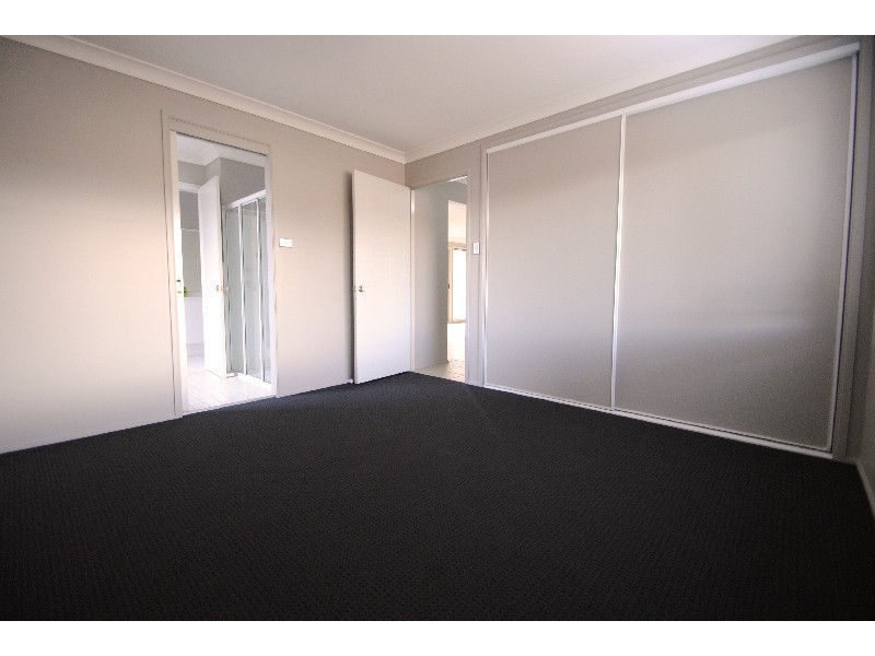 4 Timbara Cr, Blue Haven NSW 2262