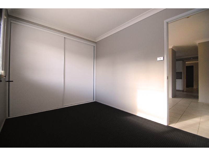 4 Timbara Cr, Blue Haven NSW 2262