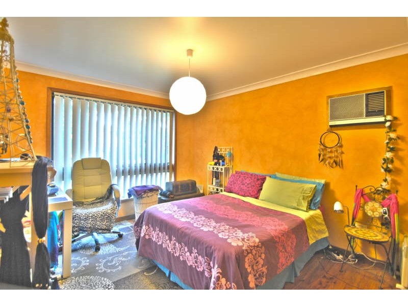 15 Essex Street, Gorokan NSW 2263