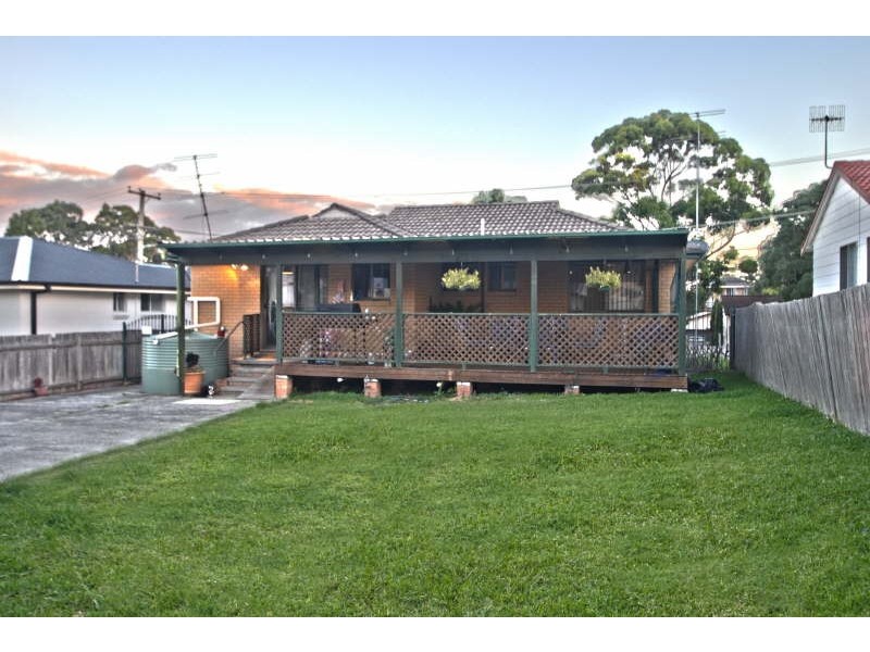 15 Essex Street, Gorokan NSW 2263