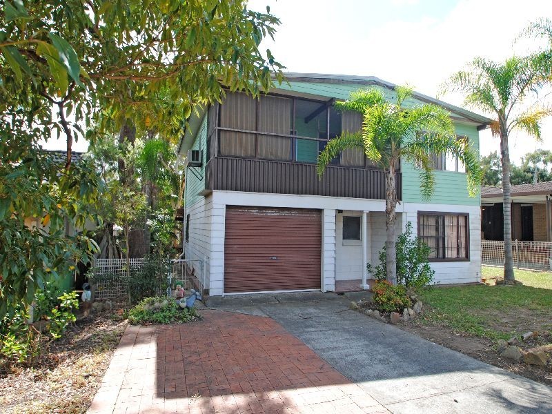 33 Inderan Avenue, Lake Haven NSW 2263
