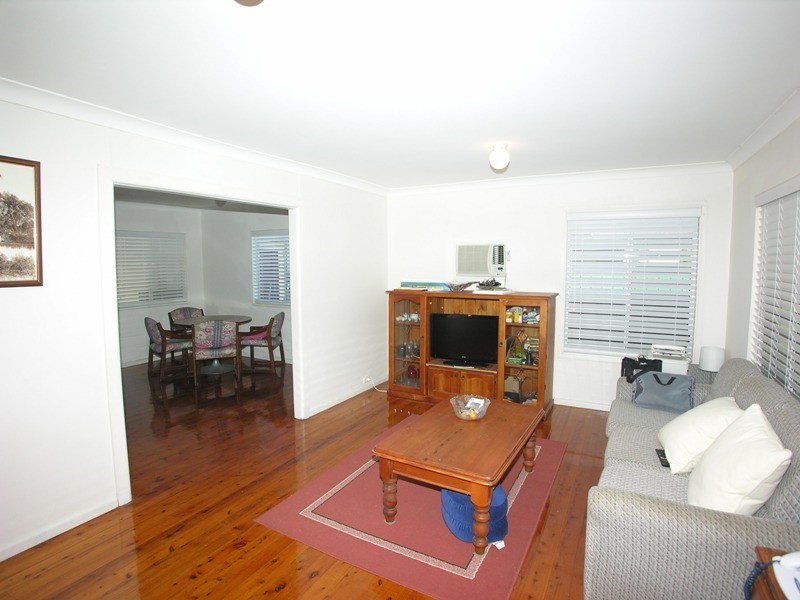 2 Cunningham Road, Killarney Vale NSW 2261