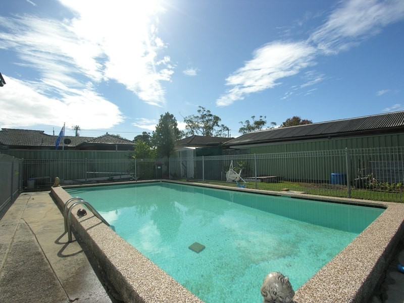 2 Cunningham Road, Killarney Vale NSW 2261