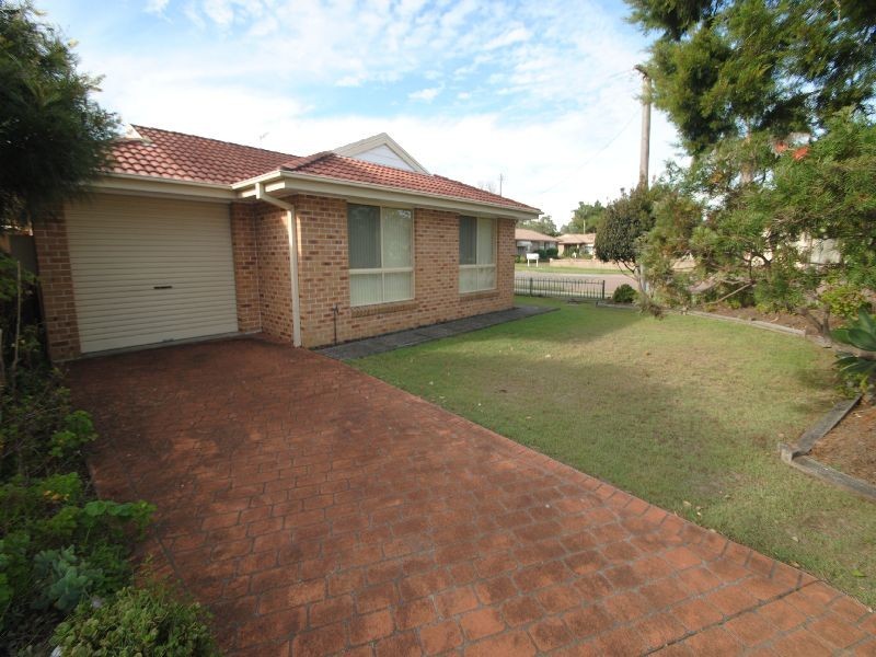 54 Moss Avenue, Toukley NSW 2263