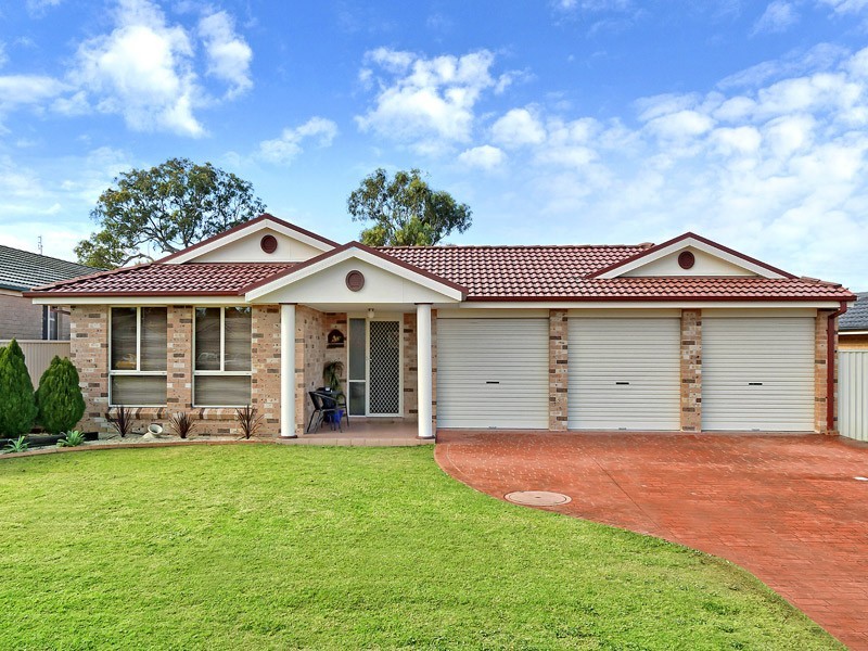 16 Olney Drive, Blue Haven NSW 2262