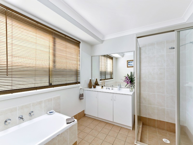 16 Olney Drive, Blue Haven NSW 2262