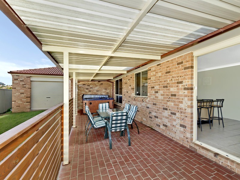 16 Olney Drive, Blue Haven NSW 2262