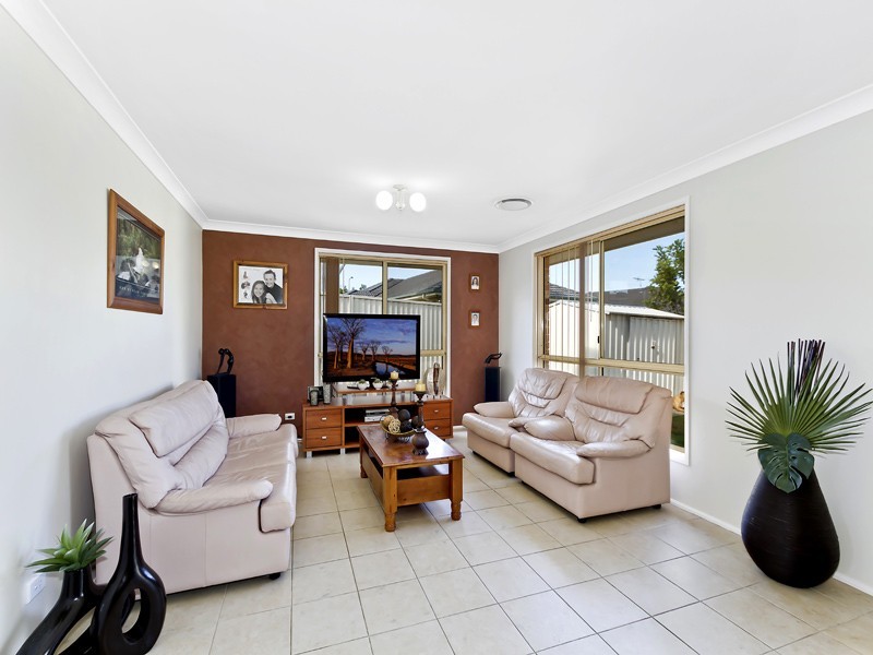 16 Olney Drive, Blue Haven NSW 2262