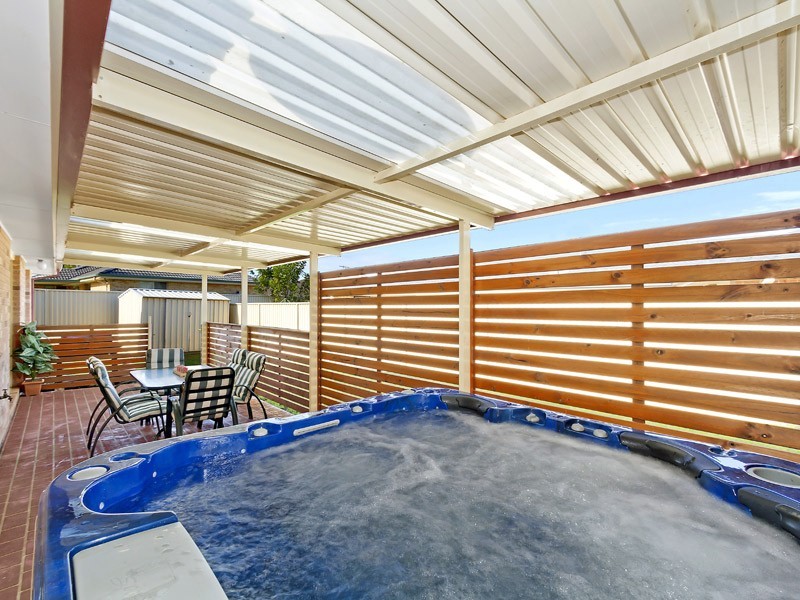 16 Olney Drive, Blue Haven NSW 2262