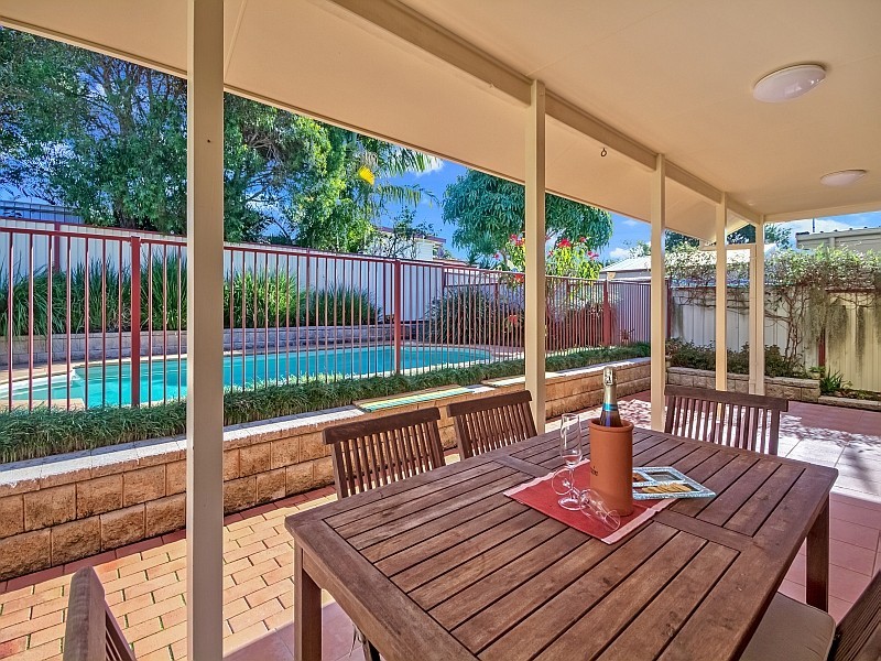 68 Sunrise Avenue, Budgewoi NSW 2262
