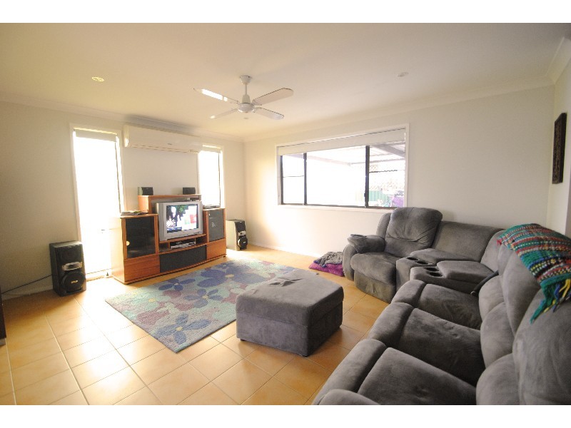 9 Shropshire Street, Gorokan NSW 2263