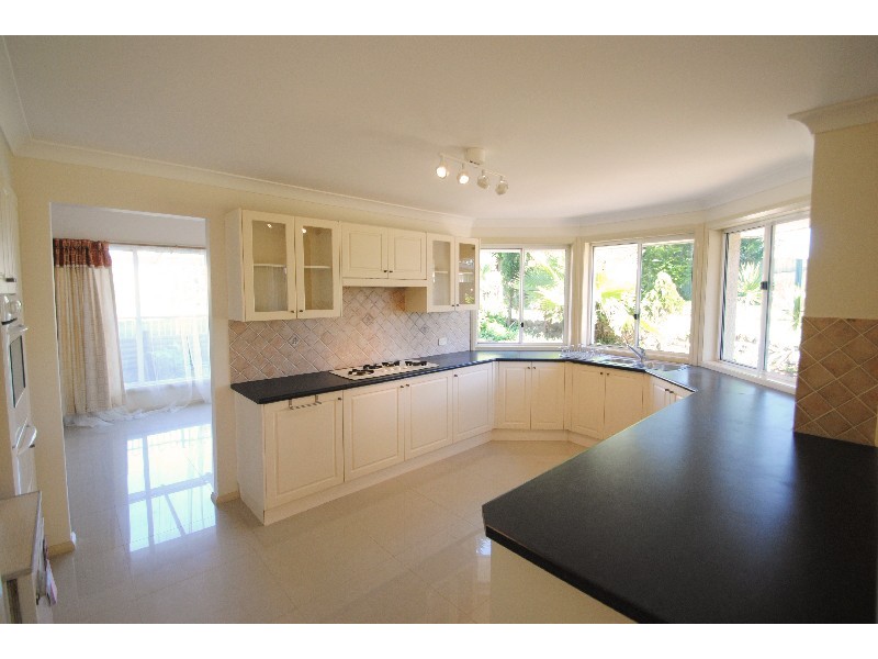 41 Avondale Dr, Kanwal NSW 2259