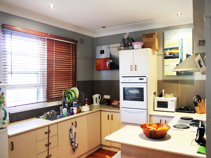 27 Shortland Ave, Killarney Vale NSW 2261