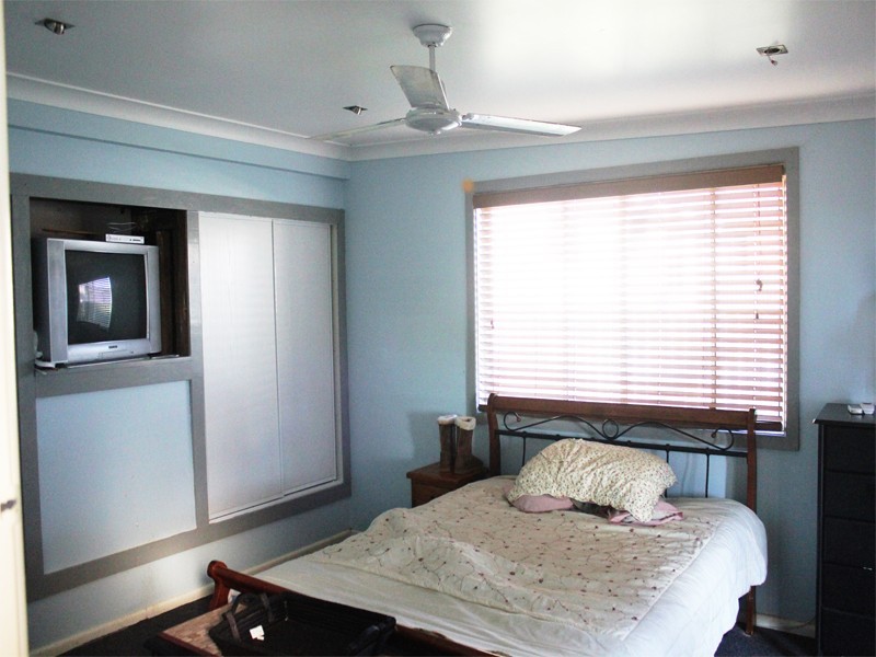 27 Shortland Ave, Killarney Vale NSW 2261