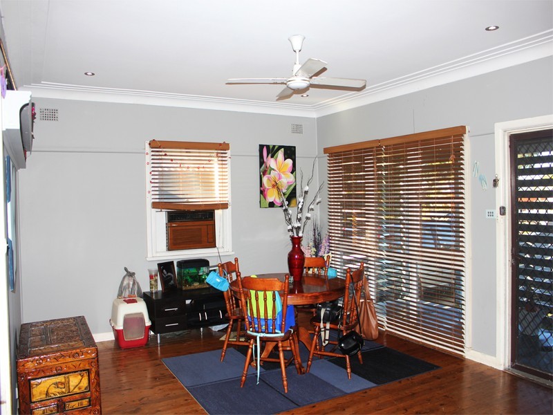 27 Shortland Ave, Killarney Vale NSW 2261