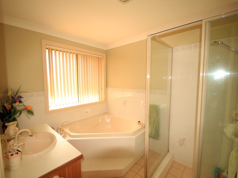 15 Wendie Close, Tumbi Umbi NSW 2261