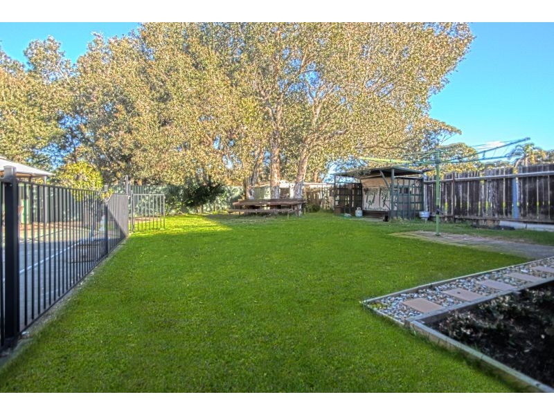 2 Vimiera Close, Norah Head NSW 2263