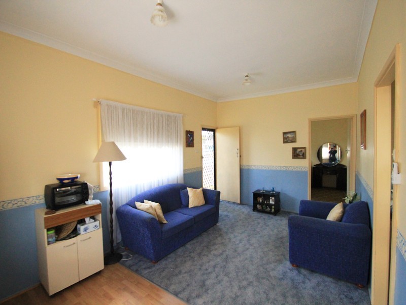 13 Flinders Ave, Killarney Vale NSW 2261