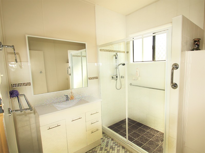 13 Flinders Ave, Killarney Vale NSW 2261
