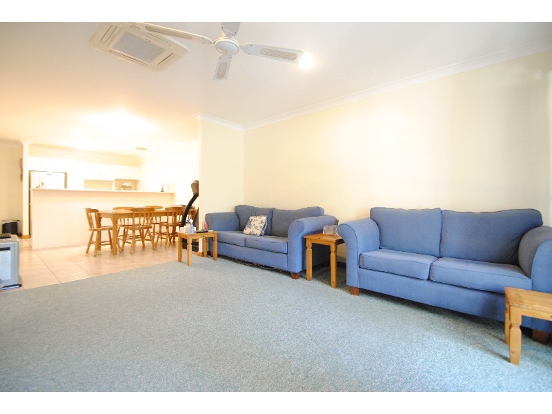 2/5 Day Dawn Place, Erina NSW 2250