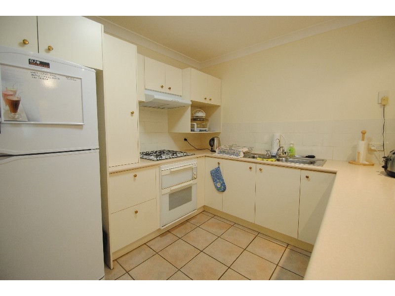 2/5 Day Dawn Place, Erina NSW 2250