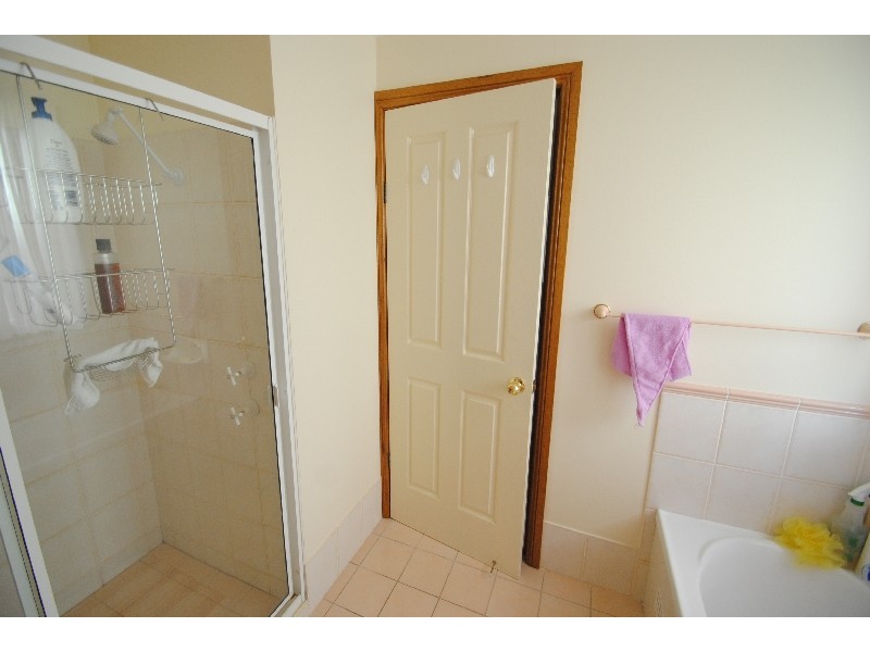 2/5 Day Dawn Place, Erina NSW 2250