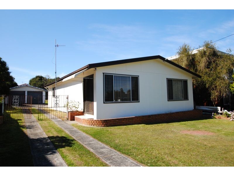13 Victoria Avenue, Toukley NSW 2263