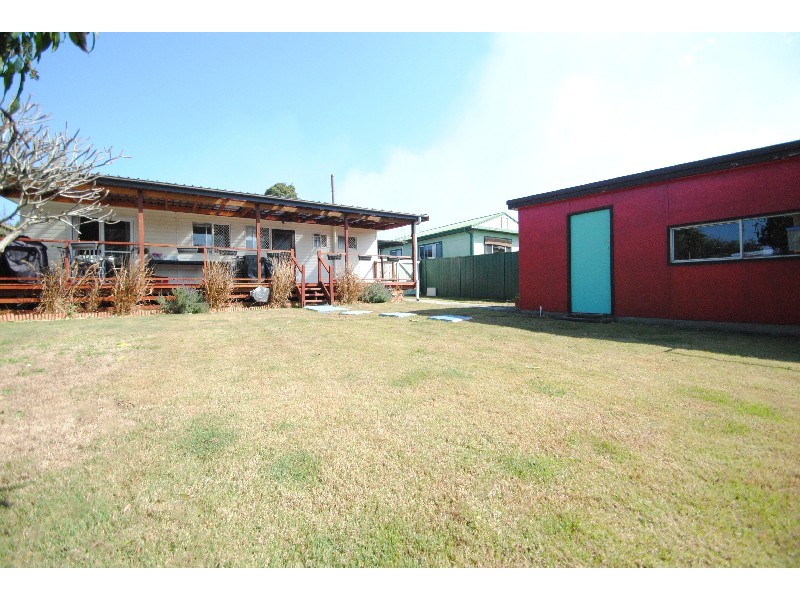 4 Barnard Cr, Toukley NSW 2263