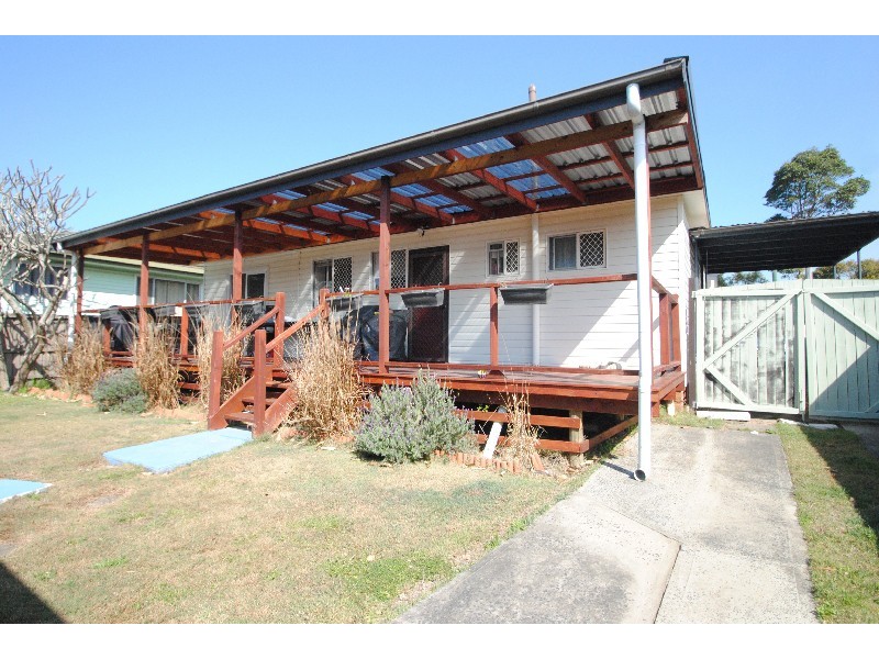 4 Barnard Cr, Toukley NSW 2263