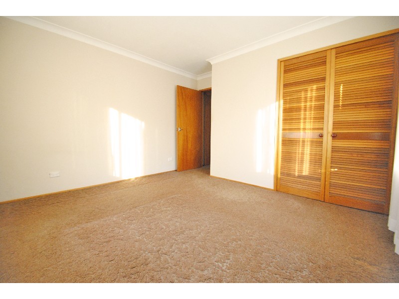 15 Montah Avenue, Berkeley Vale NSW 2261
