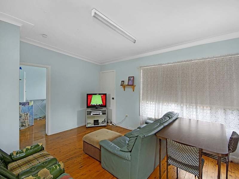 11 Second Avenue, Toukley NSW 2263