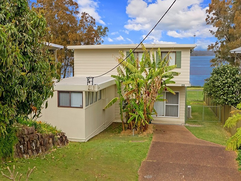 86 Diamond Head Drive, Budgewoi NSW 2262