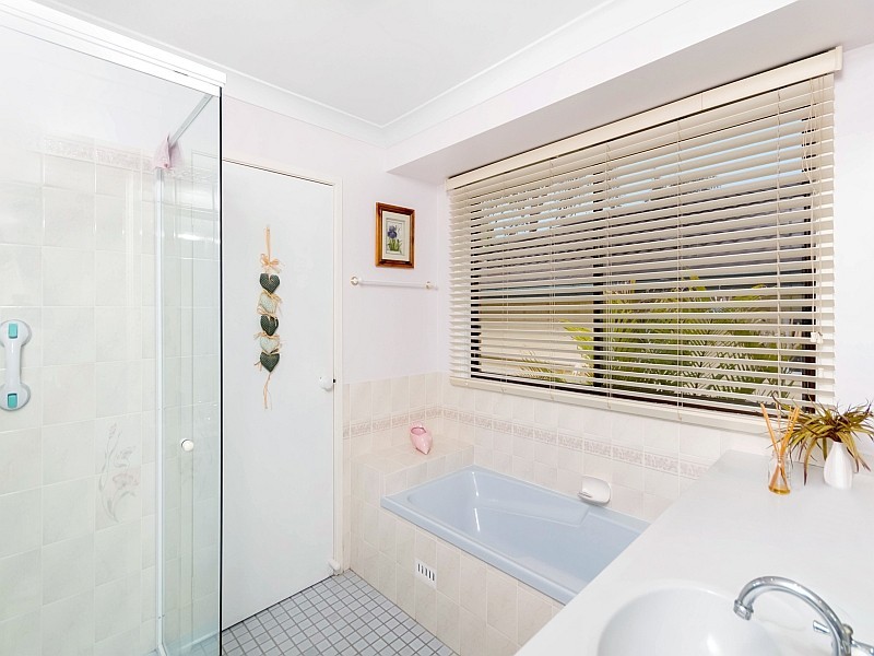 20 Queens Road, Lake Munmorah NSW 2259