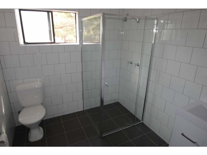 2a Gregory Street, Berkeley Vale NSW 2261