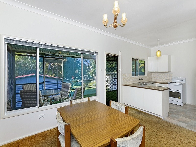 4 Ninth Avenue, Toukley NSW 2263