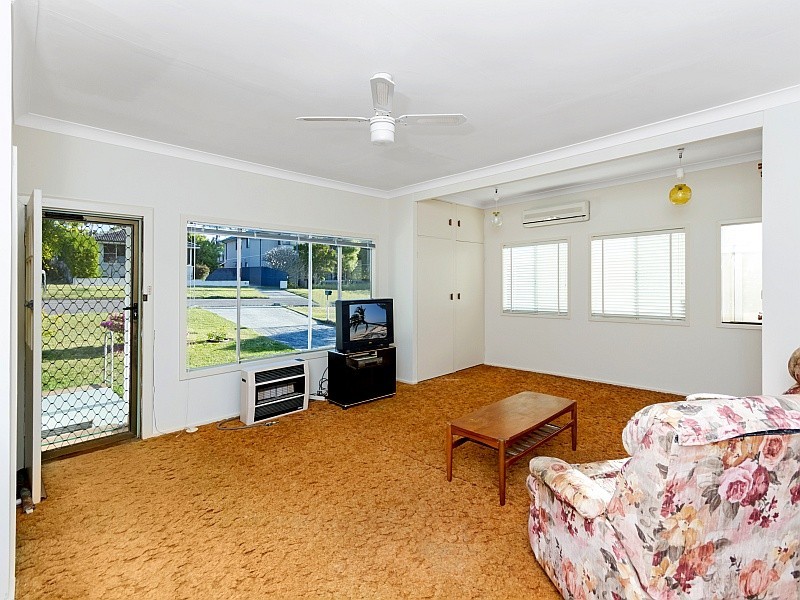 4 Ninth Avenue, Toukley NSW 2263