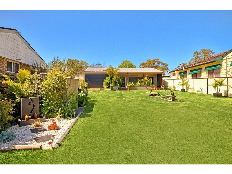 18 Leumeah Avenue, Chain Valley Bay NSW 2259