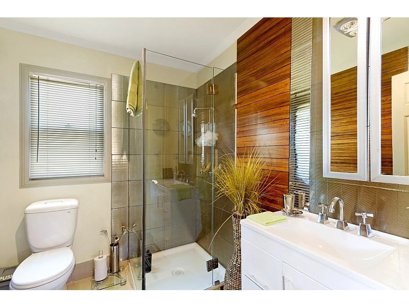 18 Leumeah Avenue, Chain Valley Bay NSW 2259