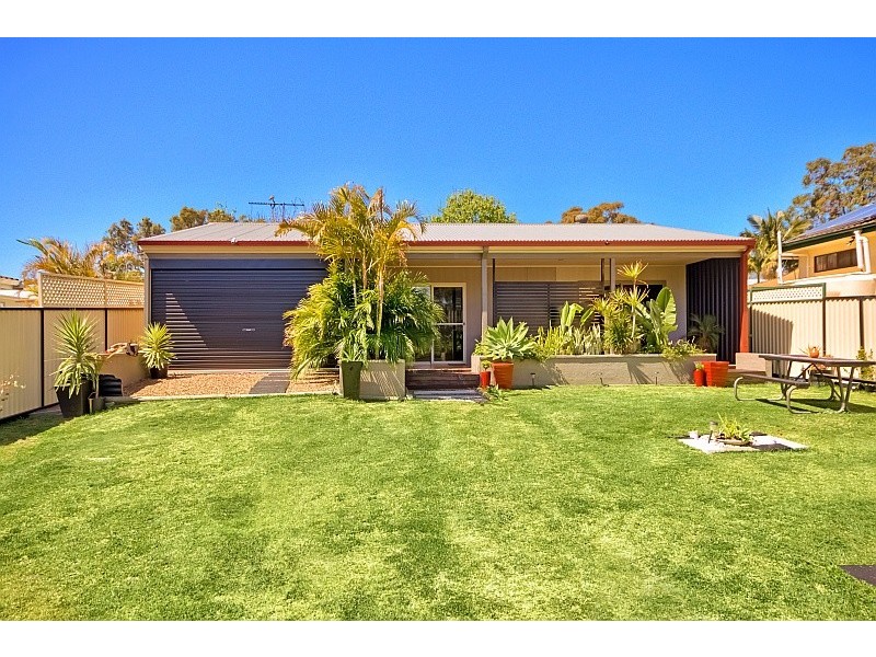 18 Leumeah Avenue, Chain Valley Bay NSW 2259