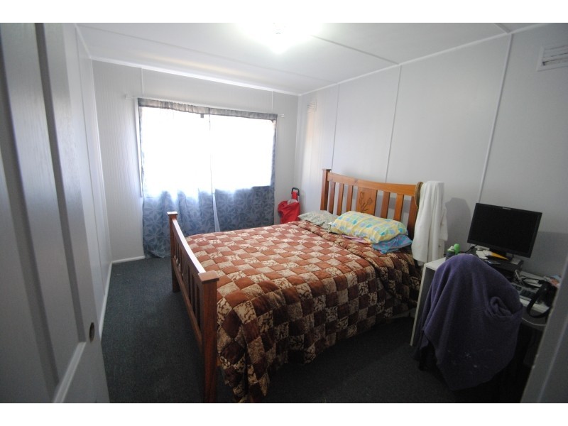 8 Gleddon Avenue, Gorokan NSW 2263