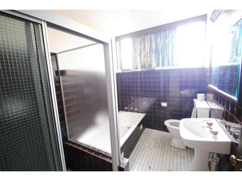 53 Hinemoa Avenue, Killarney Vale NSW 2261