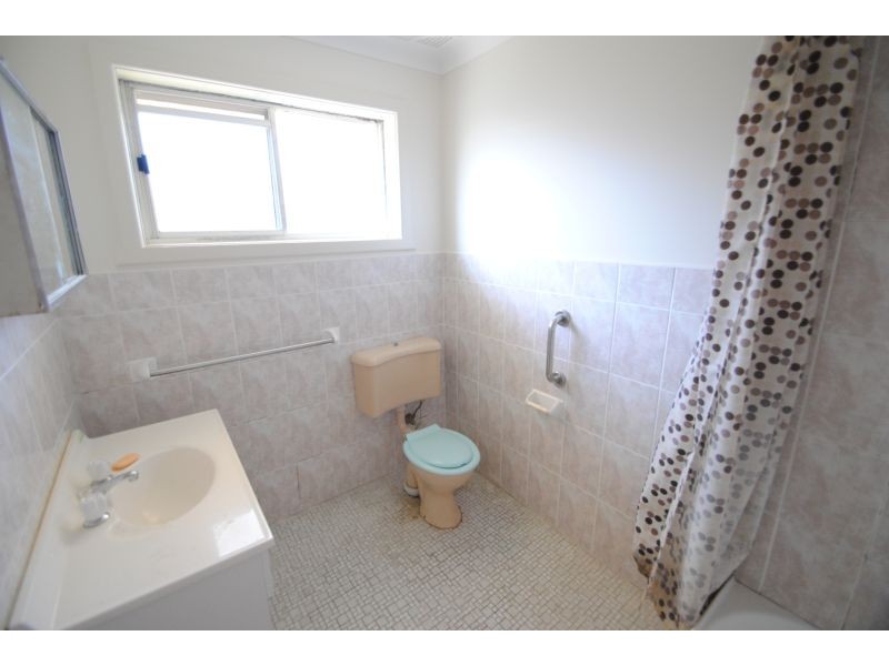 1/2 Read Street, Toukley NSW 2263