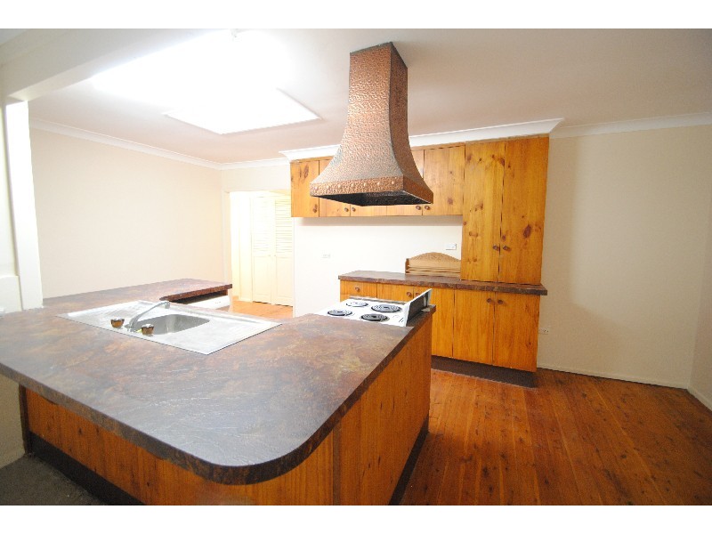 21 Angus Avenue, Wyoming NSW 2250