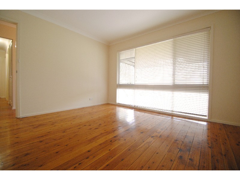 21 Angus Avenue, Wyoming NSW 2250