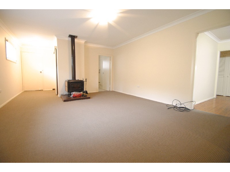 21 Angus Avenue, Wyoming NSW 2250