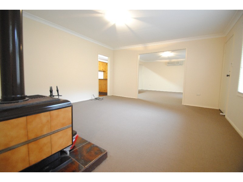 21 Angus Avenue, Wyoming NSW 2250