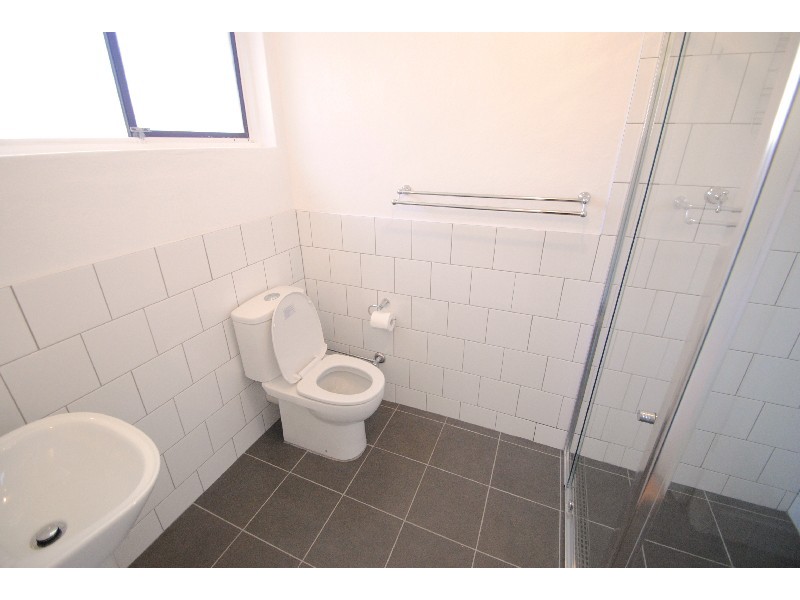 A/2 Gregory Street, Berkeley Vale NSW 2261